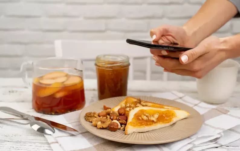 Ile kalorii kryje się w łyżeczce miodu? Poznaj fakty!