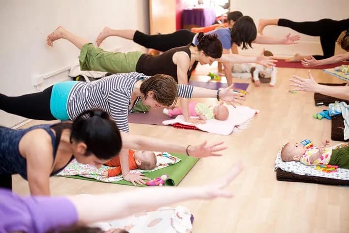 Fitness z niemowlakiem - ćwiczenia z dzieckiem