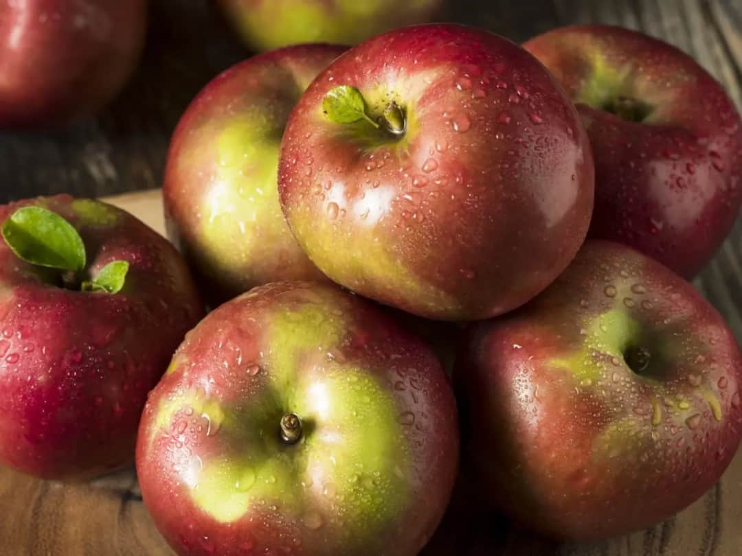 Ile kalorii ma jabłko? Poznaj wartość odżywczą tego owocu