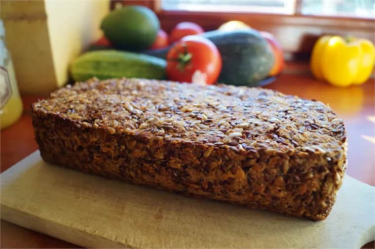 Chleb na redukcji: Jakie pieczywo wybrać, aby schudnąć bez wyrzeczeń?