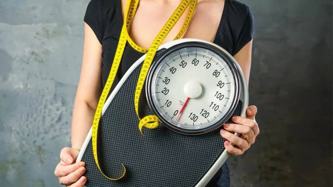 Ile kcal to kg? Zaskakujący przelicznik kalorii na wagę ciała